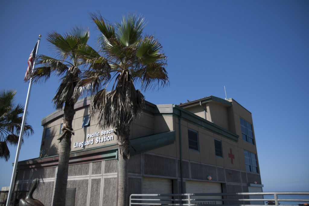 Pacific Beach Lifeguard Station T20 Yrnazo - California Locals