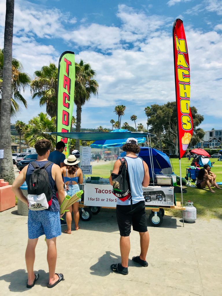 Small Business Taco And Nacho Stand Set Up For Sale At The Beach In La Jolla At La Jolla Shores T20 7Yyqw4 - California Locals