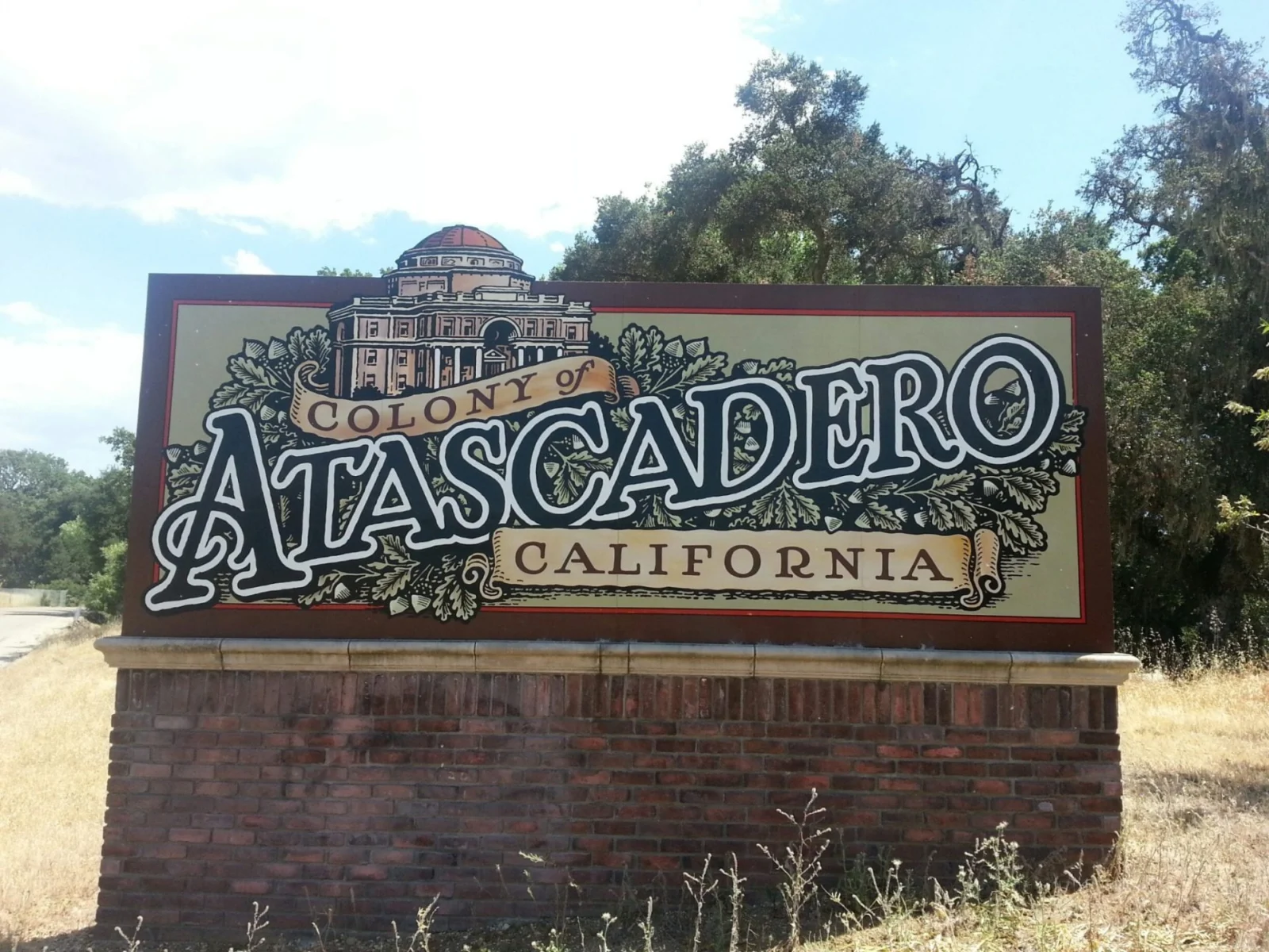 A welcome sign reading Atascadero, California.
